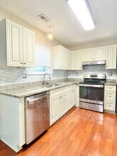 204 Gate House Rd in Newport News, VA - Building Photo - Building Photo