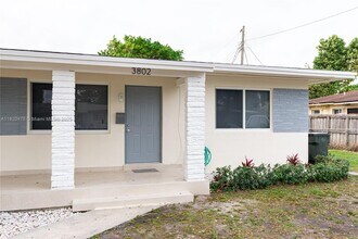 3802 NW 65th Ave-Unit -3802 in Virginia Gardens, FL - Building Photo - Building Photo