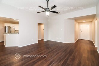 944 Carlin Ln in Burleson, TX - Foto de edificio - Building Photo