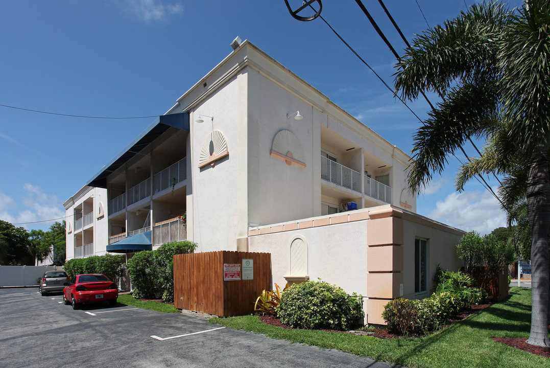 Atlantic Place Condominiums in Pompano Beach, FL - Building Photo