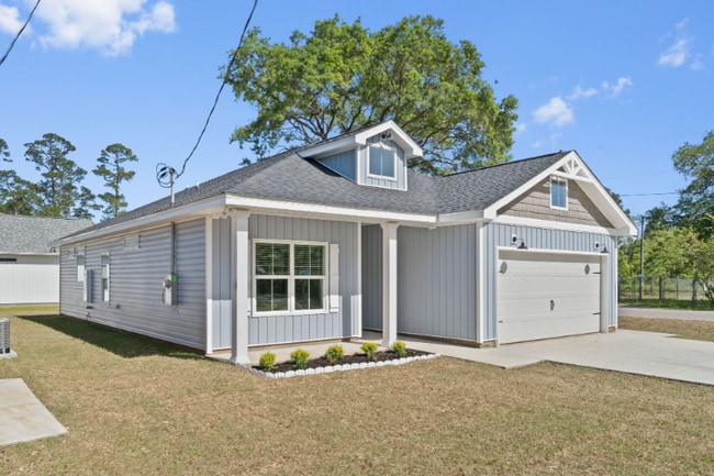 8258 Nelson St in Pensacola, FL - Building Photo - Building Photo
