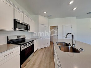 2242 Dablon Ct in Eustis, FL - Building Photo - Building Photo