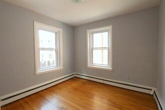 117 Harvard St, Unit 2 in Cambridge, MA - Building Photo - Building Photo