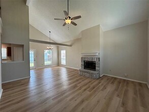 10608 Bing Dr in Fort Worth, TX - Building Photo - Building Photo