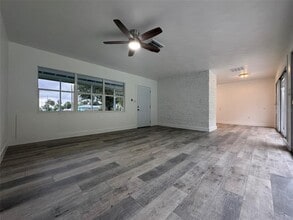 116 Myakka Dr in Venice, FL - Building Photo - Building Photo