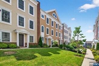 283 Bradley Dr in Wood Ridge, NJ - Building Photo - Building Photo