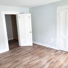 64 Marlborough St in Portland, CT - Building Photo - Building Photo