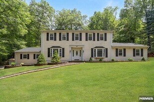 68 Briarwood Ave in Norwood, NJ - Building Photo