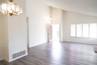 4496 Lubbock Dr in Simi Valley, CA - Building Photo - Building Photo