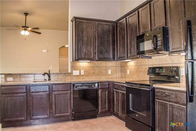 property at 746 Saengerhalle Rd