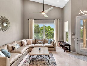 8253 Horseshoe Bay Rd in Boynton Beach, FL - Building Photo - Building Photo