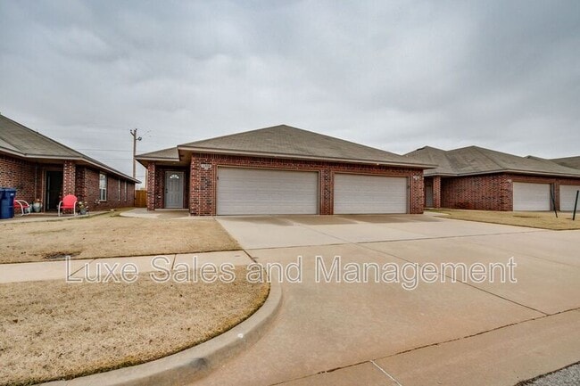 1308 Garden Gate Dr in Yukon, OK - Building Photo - Building Photo