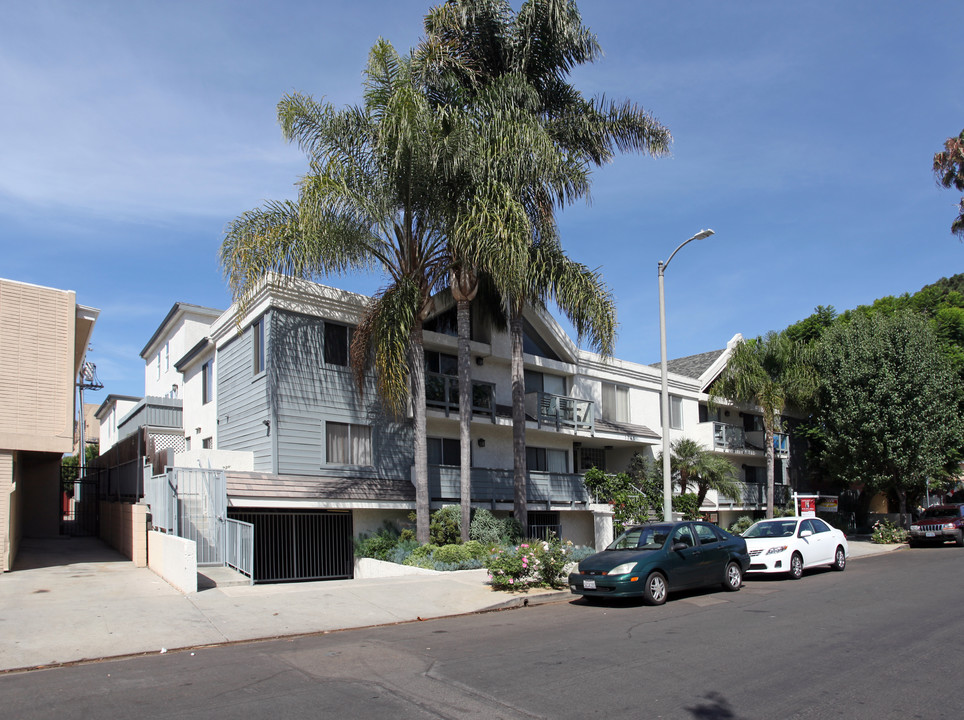 1741 Granville Ave in Los Angeles, CA - Building Photo