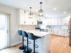 2000 Robinwood Ln in Riverwoods, IL - Building Photo - Building Photo