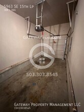 5963 SE 15th Loop in Gresham, OR - Building Photo - Building Photo