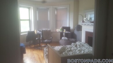21 Brighton Ave, Unit 3 in Boston, MA - Foto de edificio - Building Photo