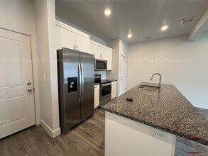 140 S Emery Ln in Idaho Falls, ID - Foto de edificio - Building Photo