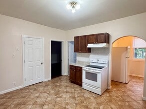 80 Blake St in Torrington, CT - Building Photo - Building Photo