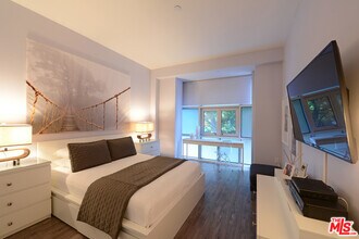 630 W 6th St in Los Angeles, CA - Building Photo - Building Photo