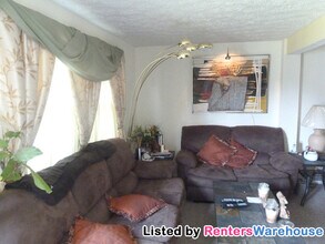 8052 Croydon Way in Pasadena, MD - Building Photo - Building Photo