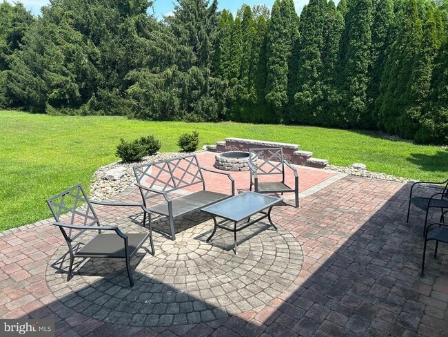 828 Yardville Allentown Rd in Trenton, NJ - Building Photo - Building Photo