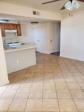 859 Baseline Rd, Unit Unit 4 in Bullhead City, AZ - Foto de edificio - Building Photo