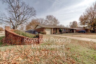 6105 S Troost Ave in Tulsa, OK - Building Photo - Building Photo