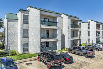 Hearthwood Condominiums in Houston, TX - Building Photo - Building Photo