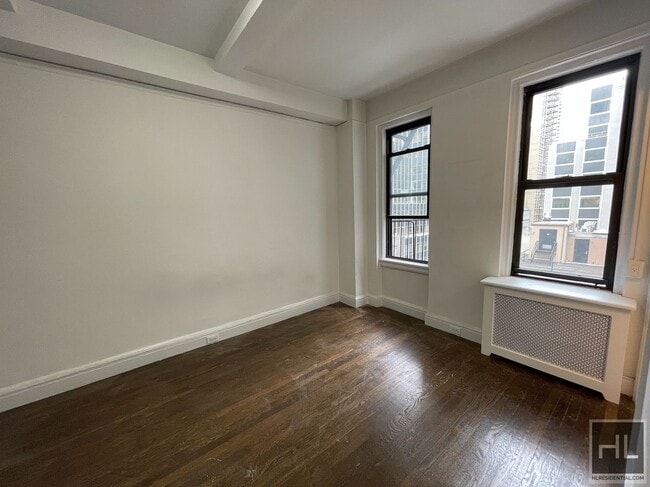 EAST 46 STREET in New York, NY - Building Photo - Building Photo