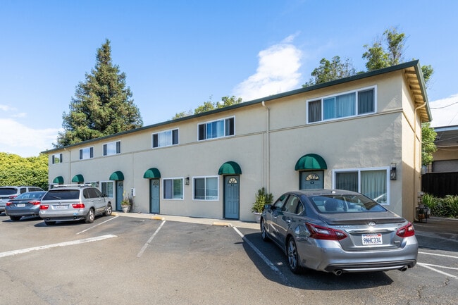 Holiday Orchard Apartments