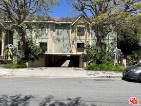 21 Palmetto Dr in Alhambra, CA - Building Photo