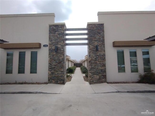 property at 1508 Coyote Hls