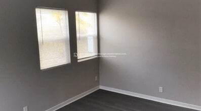 4406 Silver Leaf Dr in Louisville, KY - Building Photo - Building Photo