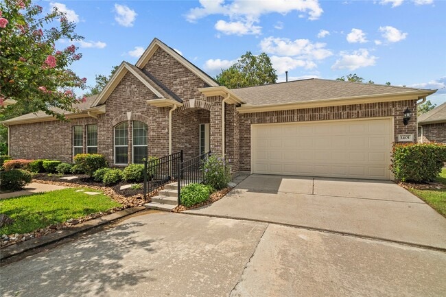 property at 1408 S Friendswood Dr