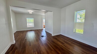 527 James Ave SE in Grand Rapids, MI - Building Photo - Building Photo