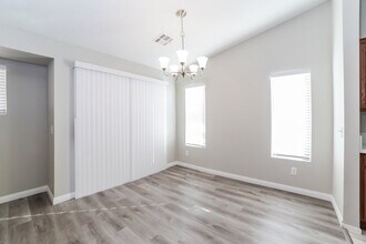 3008 Silver Canyon Ln in North Las Vegas, NV - Foto de edificio - Building Photo