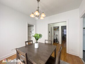 621 W Cornelia Ave, Unit M07B in Chicago, IL - Foto de edificio - Building Photo
