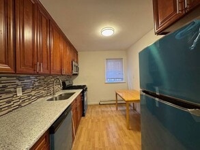 80-08 166th St in Queens, NY - Foto de edificio - Building Photo