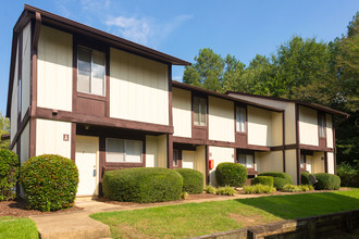 Indian Lake Townhomes in Northport, AL - Building Photo - Building Photo