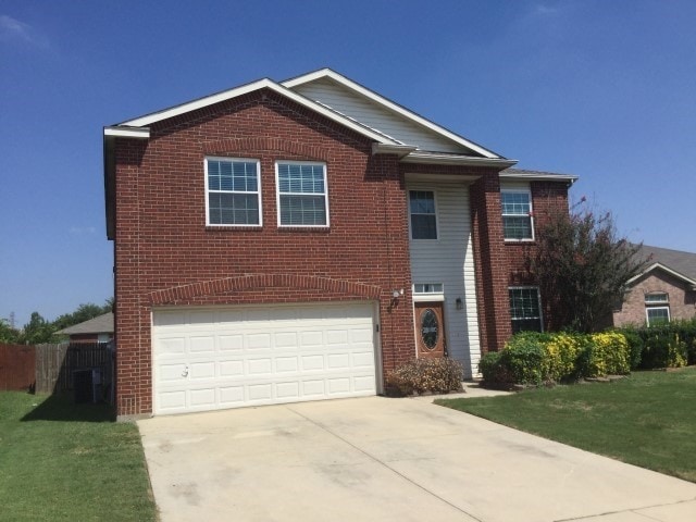 property at 1112 Roundhouse Dr