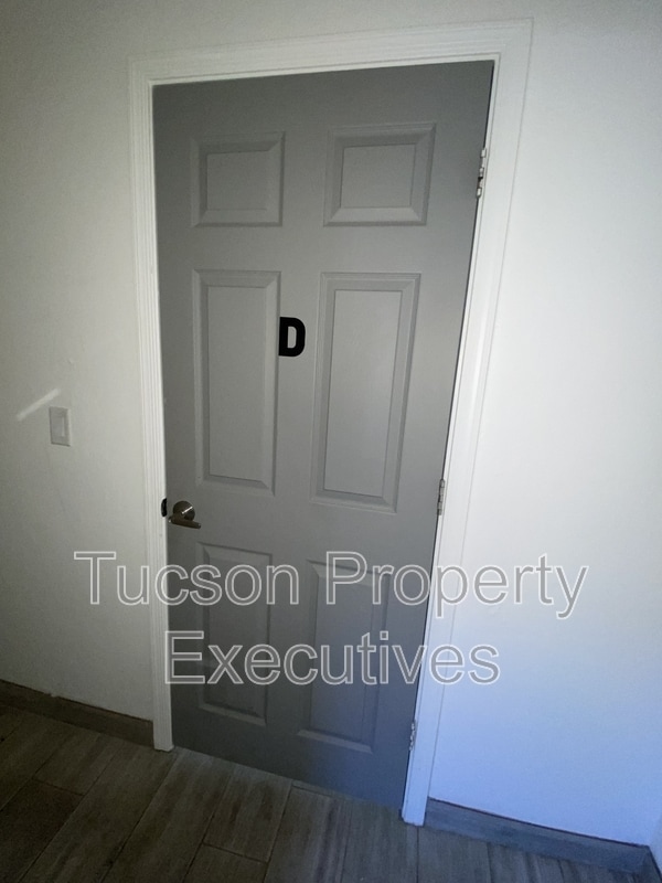 property at 1421 E Drachman St