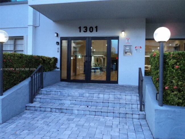 1301 NE 7th St in Hallandale Beach, FL - Building Photo - Building Photo