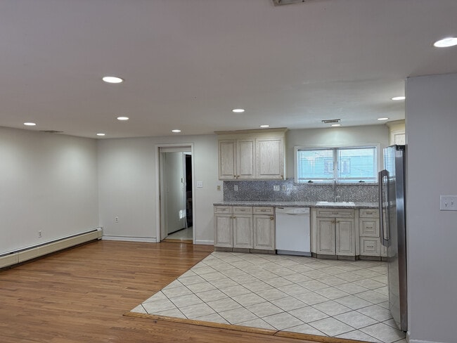 property at 32 Maiden Ln