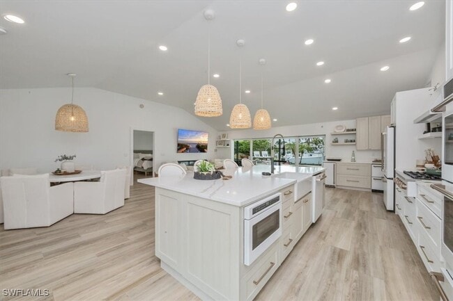 1570 Bonita Ln in Naples, FL - Building Photo - Building Photo