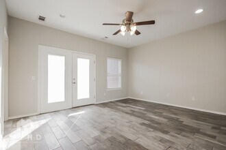 1730 N Reno Dr in Fayetteville, AR - Foto de edificio - Building Photo