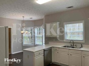 6001 Devonshire Dr in Flowery Branch, GA - Building Photo - Building Photo