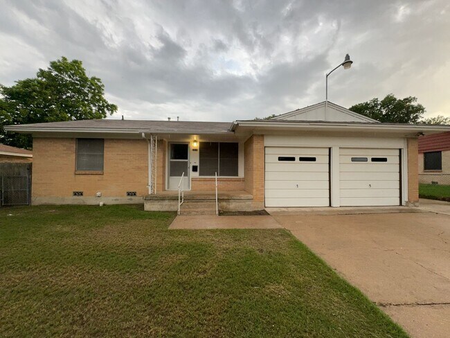 property at 2318 Mary Ln