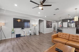 9132 Ipswich Bay Dr in Austin, TX - Foto de edificio - Building Photo