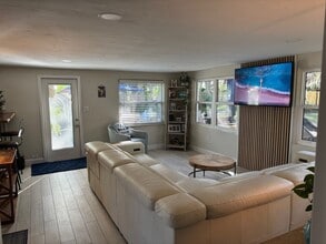 1304 Palmetto St in New Smyrna Beach, FL - Building Photo - Building Photo