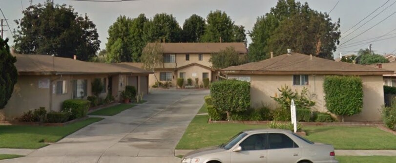 8546 Stewart and Gray Rd in Downey, CA - Building Photo